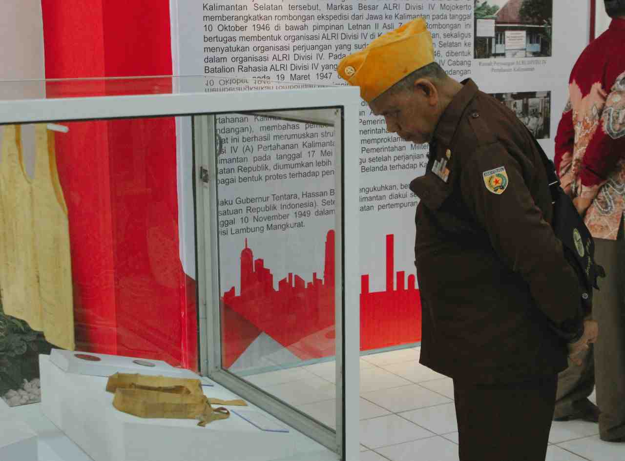 PAMERAN TEMPORER MUSEUM LAMBUNG MAKURAT 