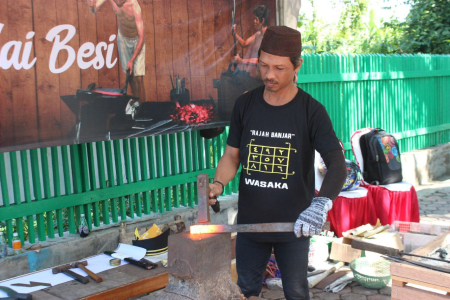MENEMPA BESI