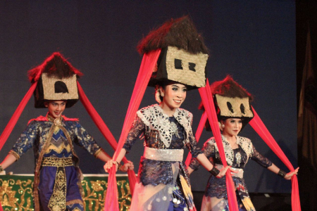 TARI PAHAJATAN