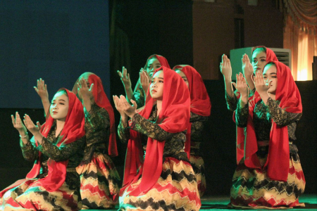 TARI SULUH BUMI KHURIPAN