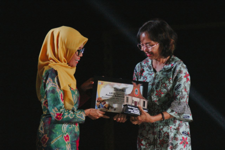 PENAMPIL TERBAIK PAWAI BUDAYA FESTIVAL NUSANTARA