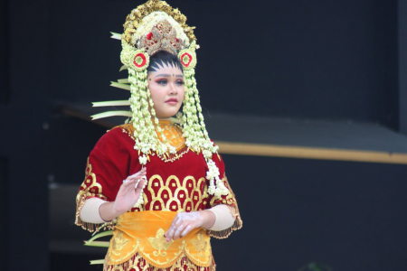 PAKAIAN PENGANTIN WANITA ADAT BANJAR