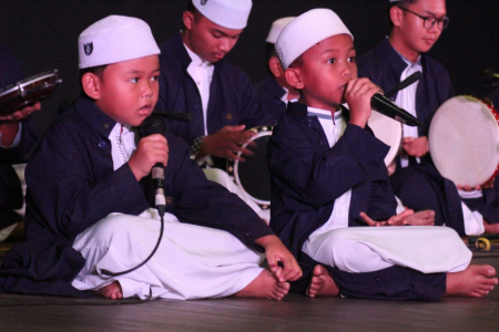 NYANYIKAN SYAIR