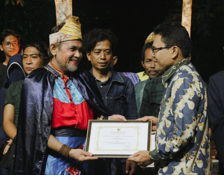 ANUGERAH BIDANG SENI RUPA DAN LUKISAN
