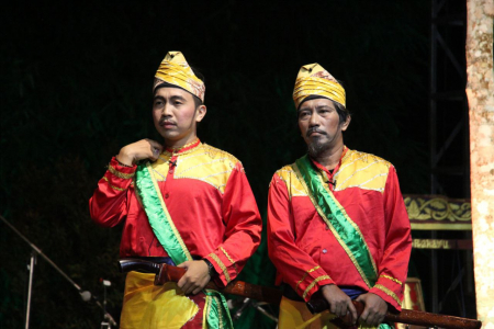 PERTUNJUKAN MAMANDA