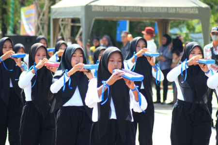 PERLOMBAAN STREET PARADE