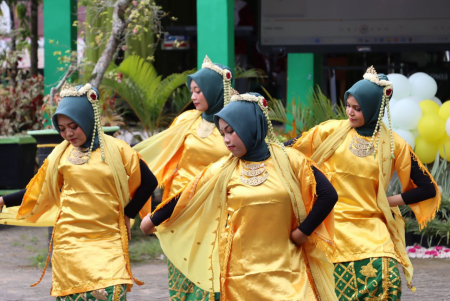 TARI TRADISIONAL KALIMANTAN