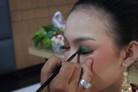PASANG RIAS MATA