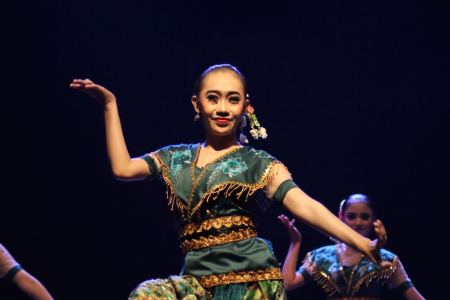 TARI TRADISI