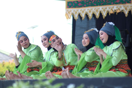 TARI KREASI HIMUNG BAKAWANAN