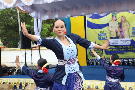 TARI KREASI DAERAH KHAS BANJAR
