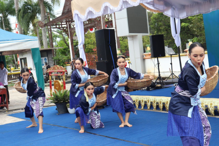 TARI KREASI DAERAH KHAS BANJAR