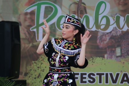 TARI TRADISIONAL KALSEL