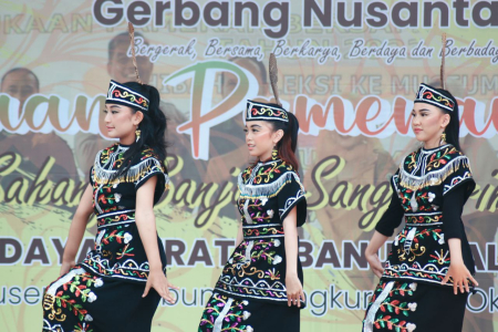 TARI KREASI MENYAMBUT TAMU