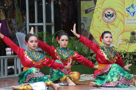 TARI KREASI TRADISIONAL
