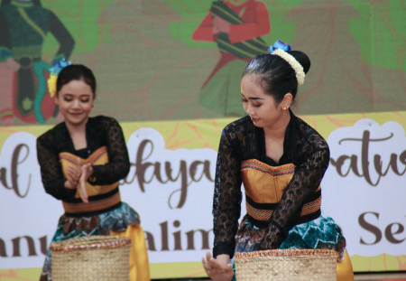 TARI BAHUM
