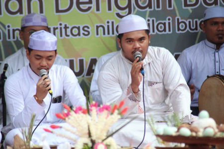 LATUNKAN AYAT SUCI