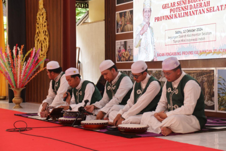 BACAKAN AYAT SUCI