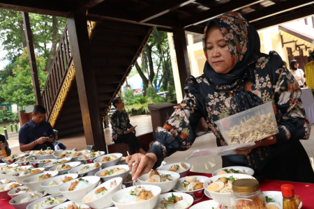 HIDANGKAN MAKANAN KHAS KALSEL