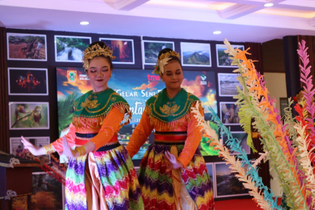TARI KREASI BANJAR