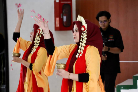 TARIAN BAKSA KEMBANG