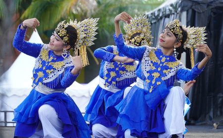 TARI SALAWAKU