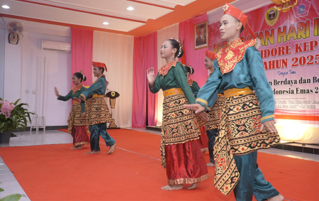 TARI DANA-DANA MODEREN