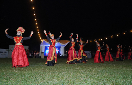TARIAN KOLOSAL