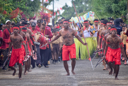  TARI SALAWAKU