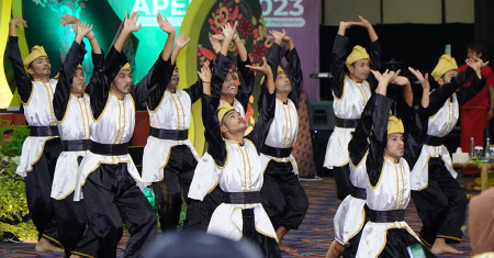 TARI REMPAH MALUKU UTARA