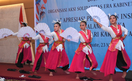 TARI KIPAS