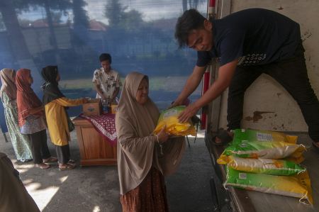 PASAR MURAH BERAS MEDIUM BULOG DI SALATIGA
