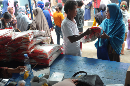 OPERASI BERAS MURAH DI PALEMBANG