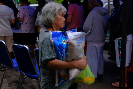 PEMPROV KALBAR GELAR OPERASI PASAR