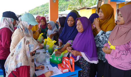 ANTRE MEMBELI BAHAN POKOK