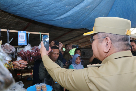  BERTRANSAKSI  GUNAKAN QRIS