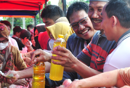 BELI MINYAK GORENG