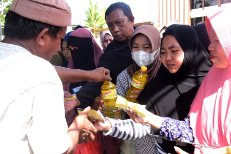 BELI MINYAK GORENG