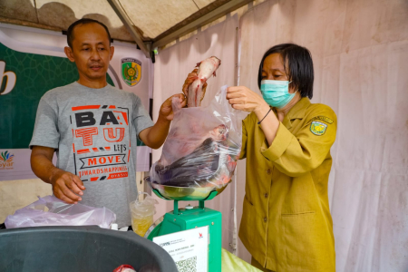 TIMBANG IKAN PATIN 