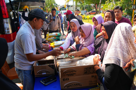 ANTRE BELI MINYAK GORENG