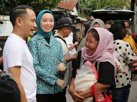 MENYAPA WARGA 