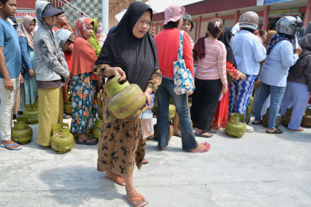 BAWA TABUNG GAS ELPIJI 3 KG