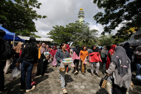 OPERASI PASAR MURAH JELANG IDULFITRI 