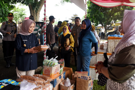PENJUAL KACANG TELUR