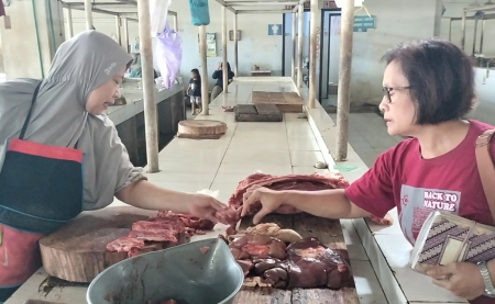 KIOS DAGING SEPI PEDAGANG