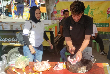 POTONG DAGING AYAM RAS