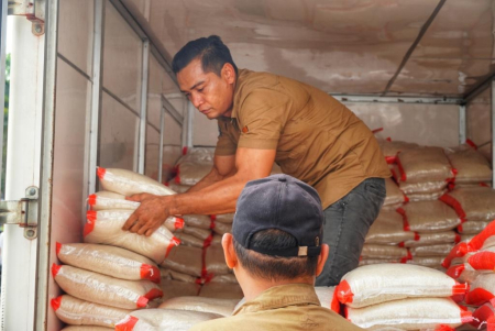 MENYUSUN PAKET BERAS MURAH 5 Kg  