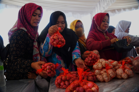 PILIH BAWANG MERAH dan BAWANG PUTIH