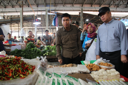 PJ GUBERNUR KALBAR KUNJUNGI PASAR MARKASAN MELAWI