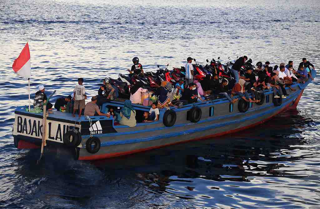 ARUS BALIK ANTARPULAU DI MALUKU UTARA